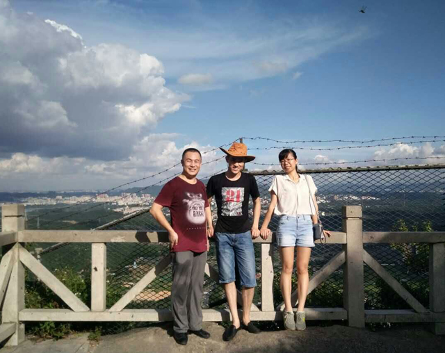 登山组员合照-2