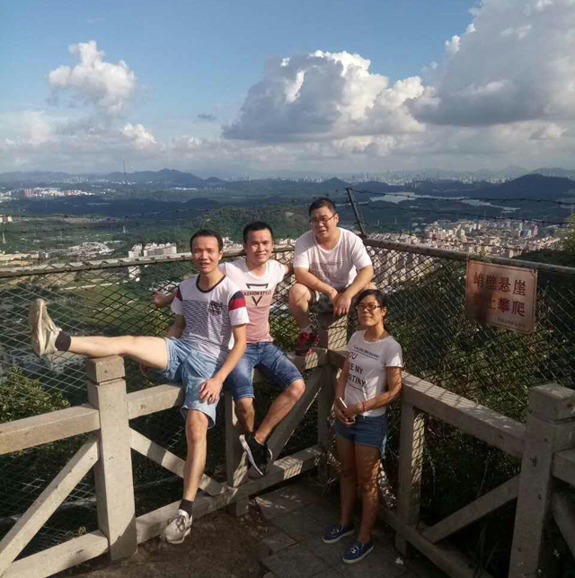 登山组员合照-3